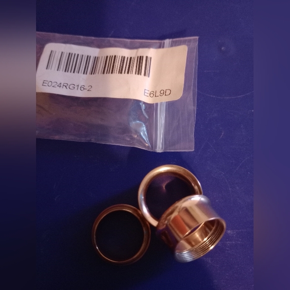 ROSE GOLD SCREW BACK TUNNELS - Picture 4 of 4